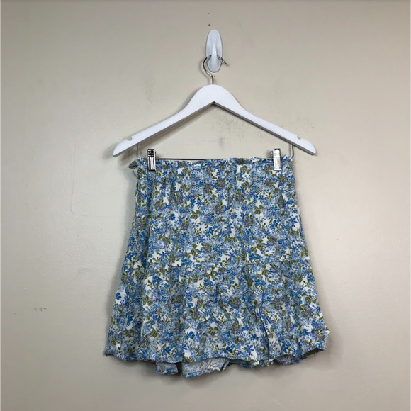 Kit & Sky Women's Floral-Print Pull-On Flowy A-Line Mini Skirts Blue M, $59 NWT - Picture 3 of 4